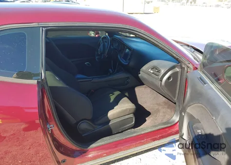 2017 Dodge Challenger Sxt z USA, uszkodzony, nr VIN 2C3CDZAG6HH580853